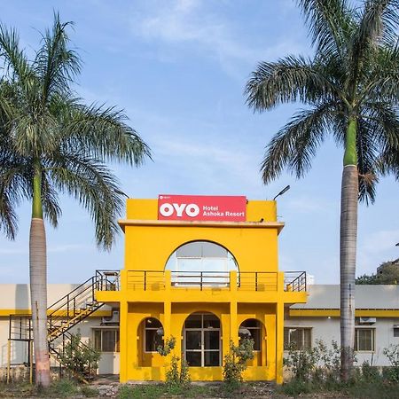 Oyo 18571 Ashoka Resort Indore Exterior foto