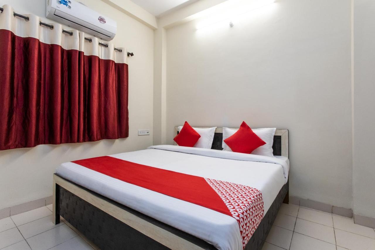 Oyo 18571 Ashoka Resort Indore Exterior foto